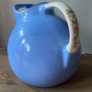 Vintage Hall’s Superior Quality Kitchenware Blue Pitcher w/ Handle Ice Lip Rose
